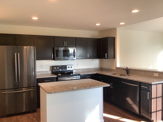 Photo - 109 Sandburg Dr