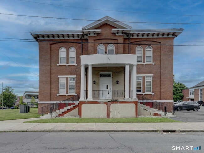 Building Photo - 111 Franklin Square Unit 102