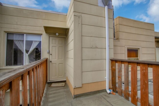 Photo - 2739 Turk Blvd Unit 2739