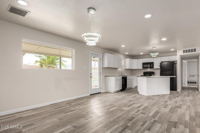 Photo - 3626 W Elm St