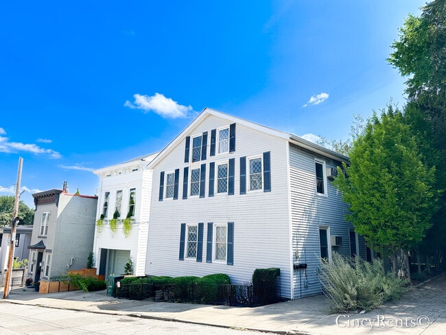 Building Photo - 1132 Fuller St Unit B