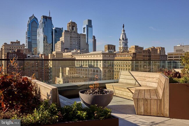 Building Photo - 1134 Sansom St Unit 2B-1708 Rental