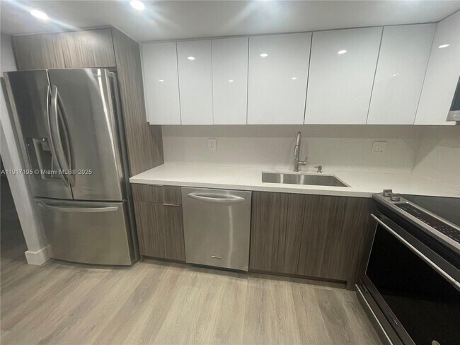 Photo - 780 NE 69th St Unidad 1608