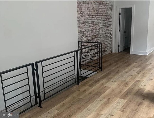 Photo - 2124 E Somerset St