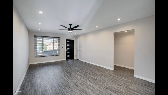 Photo - 1929 E Richards Dr