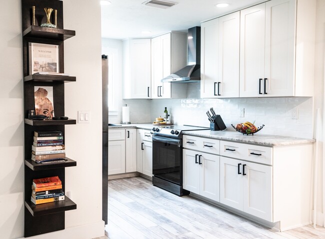 Photo - 1449 Braman Ave