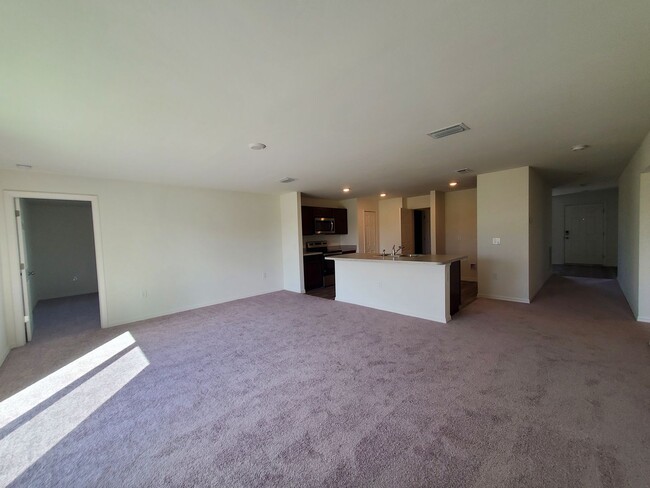 Photo - 4/2/2  with a $500 Move in Special