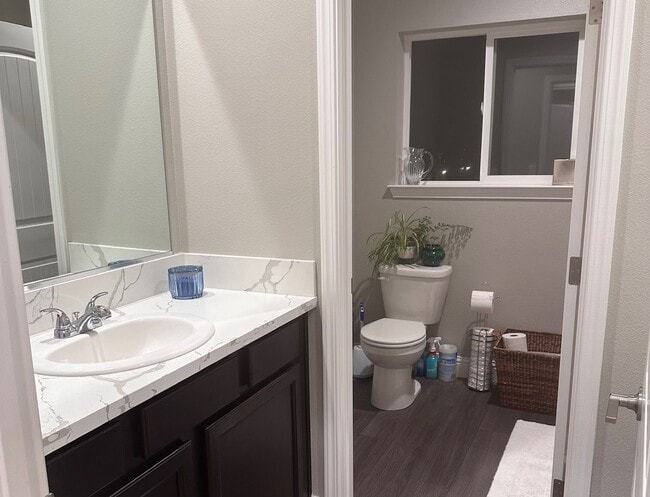 Two Separate VAnties, the oher is directly across - 880 Congaree Ln