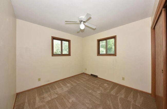 Photo - W166N9108 Grand Ave Unidad 3