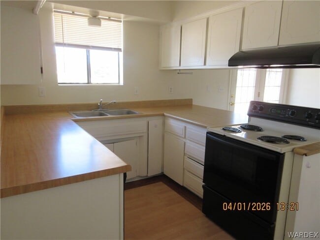 Photo - 2821 Karen Ave