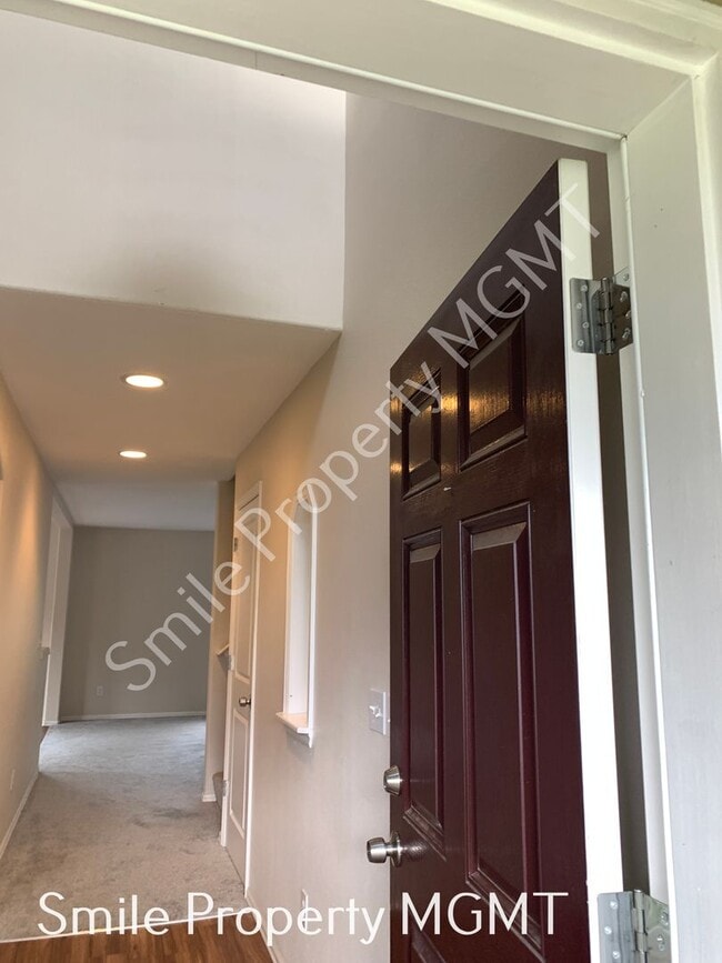 Photo - A beautiful 2-story single house in Clackamas.