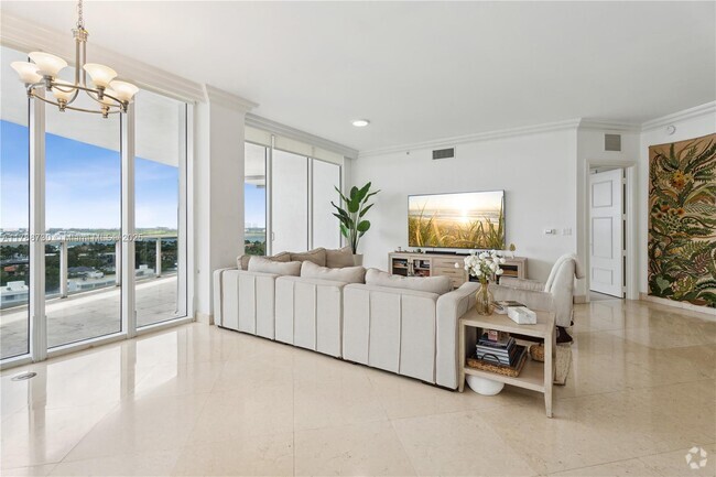 Building Photo - 10225 Collins Ave Unit 904 Rental