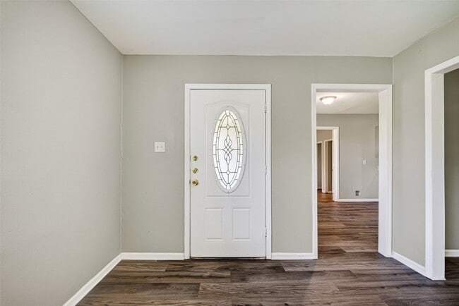 Photo - 4909 Holloway Dr