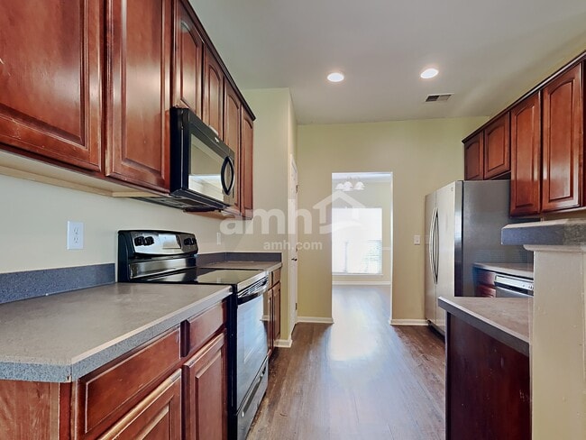 Photo - 503 Sparkleberry Ln