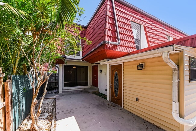 Building Photo - 10907 Meadow Lark Cove Dr