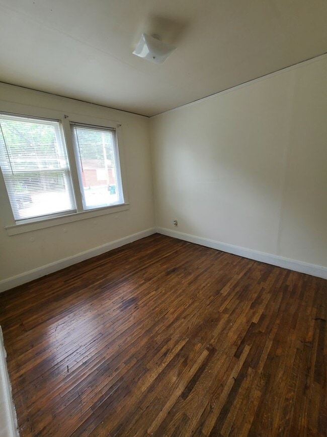 Photo - 1819-1821 N Madison Unit 1819