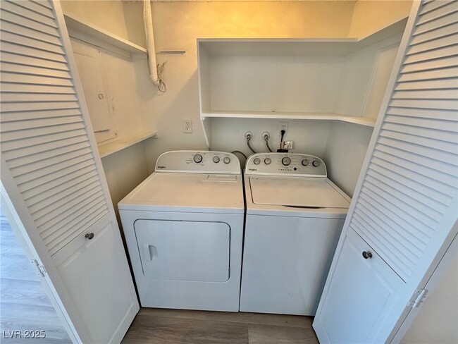 Building Photo - 1424 Santa Anita Dr Unit D