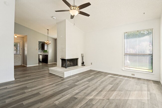 Photo - 1813 Sherwood Pl