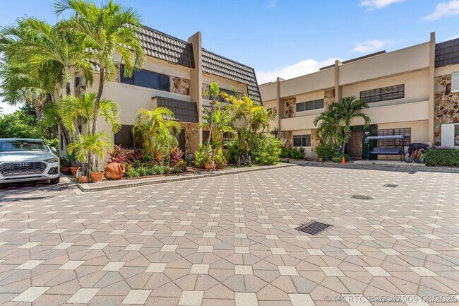 Photo - 8956 Collins Ave