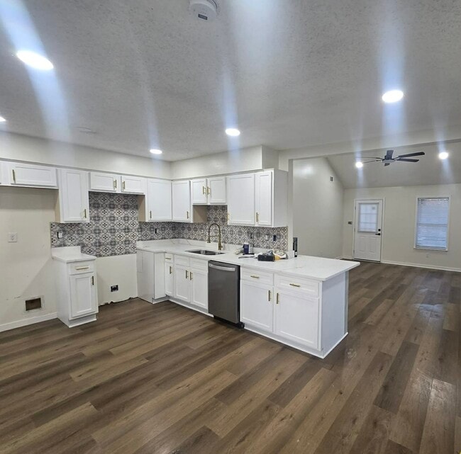 Photo - 7259 Northbrook Dr
