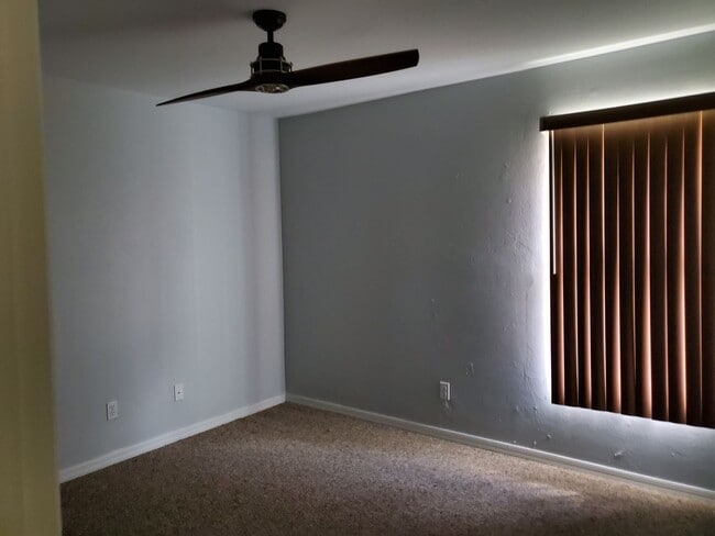 Photo - 4275 Woodside Ave