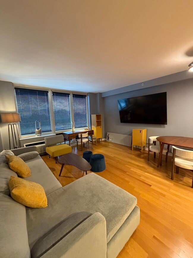 Photo - 600 12th St Unit Furnished Apt