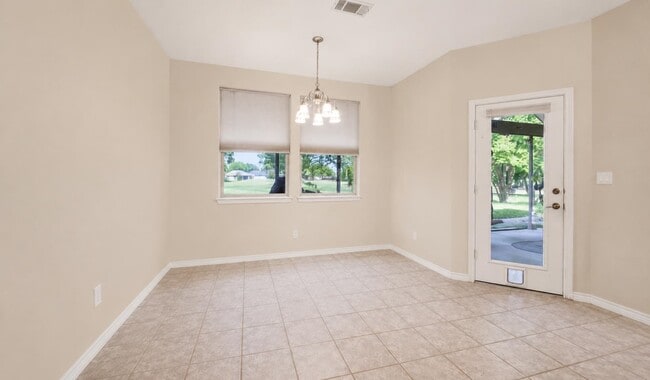 Photo - 120 Meadowlakes Dr