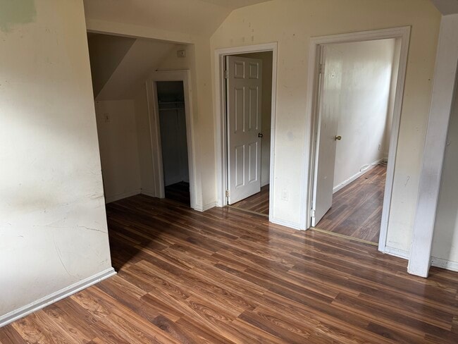 Building Photo - 2 Kent Rd Unit 6