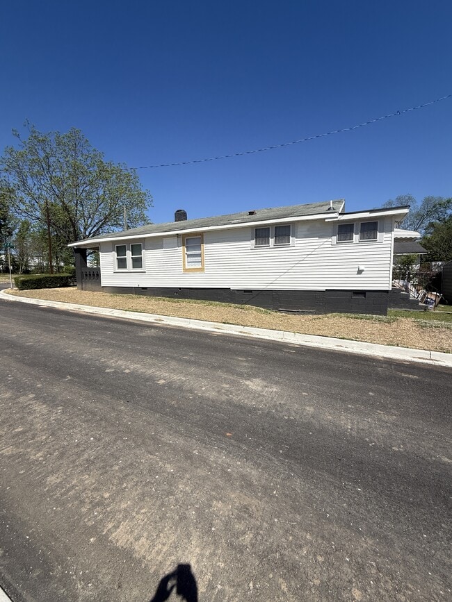 Photo - 537 37th Terrace W