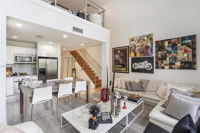 Building Photo - 1050 Brickell Ave Unit 212