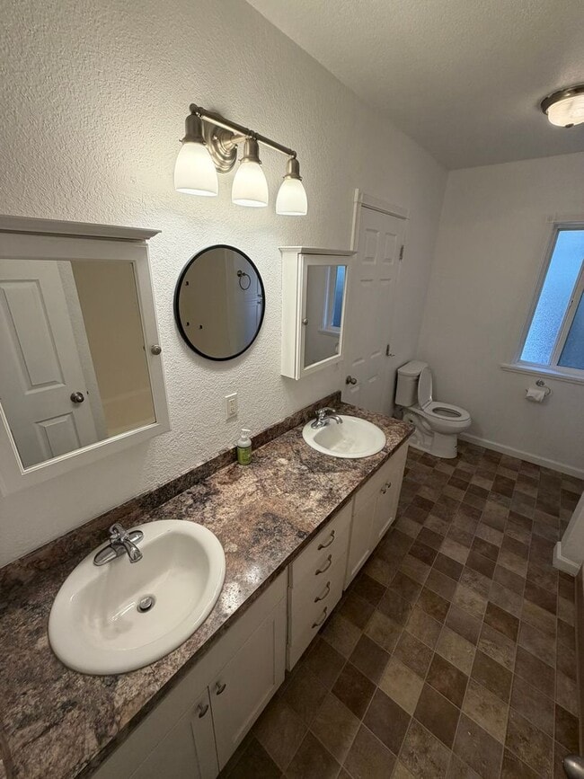 Photo - Beautiful 2 Bedroom on a Large Corner Lot!