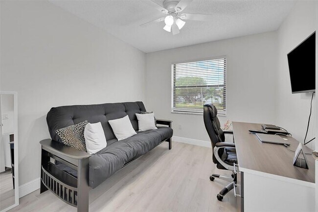 5133 Brisata Cir Unit P