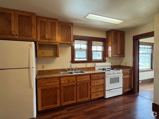 Building Photo - 1891 H St Unit 1891 H ST Rental
