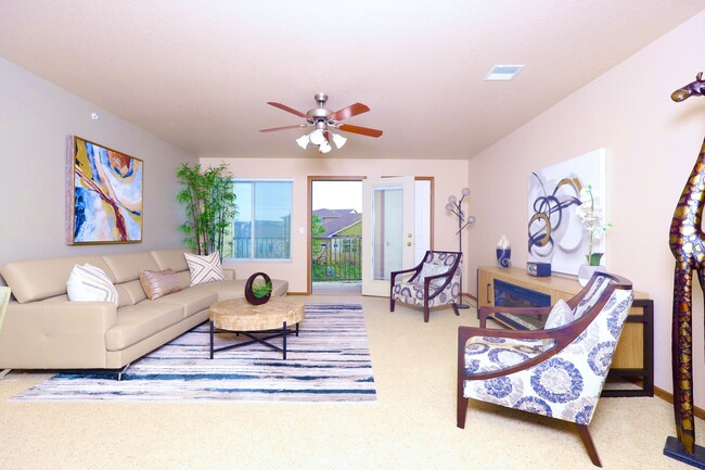 Stone Pointe Apartments - Stone Pointe Apartments