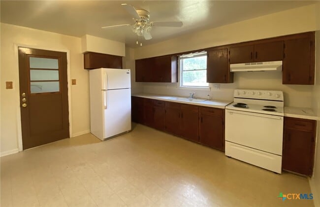 Photo - 2116 Circle Dr