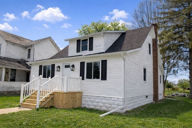 Photo - Wapak – Fully Remodeled Home with 2-Car Garage