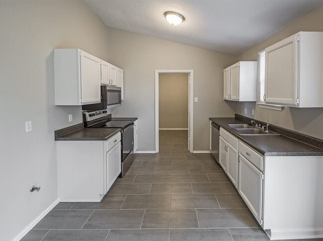 Photo - UPDATED 3 beds, 2 baths on cul de sac.