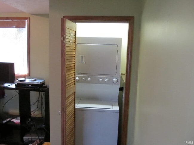 Photo - 521 W Kirkwood Ave