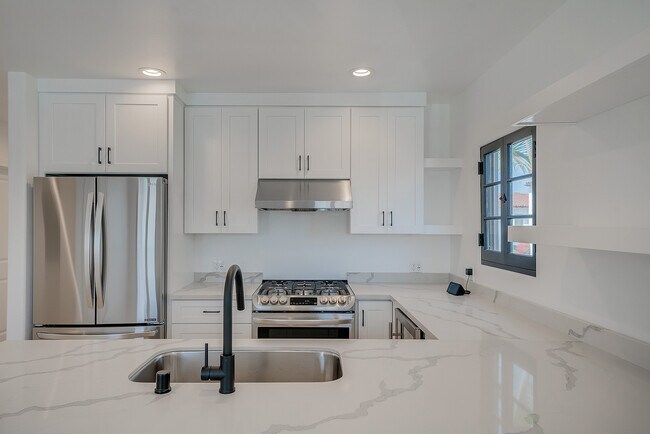 Photo - 1014 S Hayworth Ave Unidad 1014.5