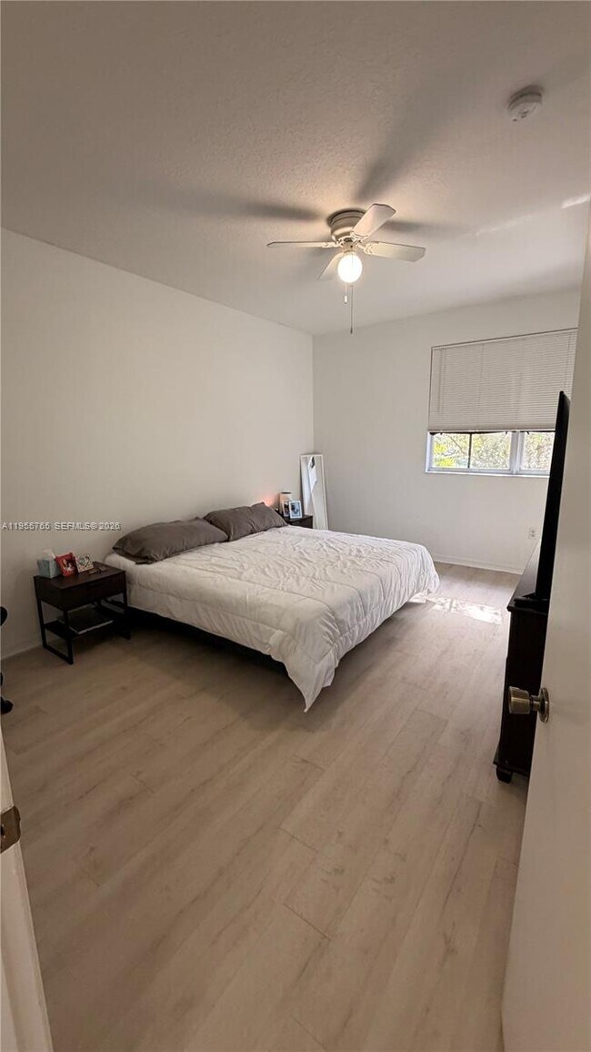 Photo - 10686 SW 8th St