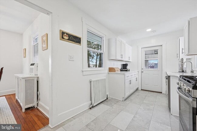 Photo - 232 Forrest Ave