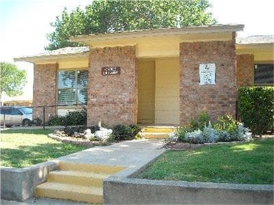 Photo - 105 Northgate Cir