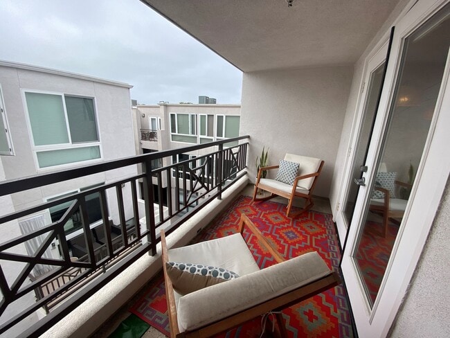 balcony