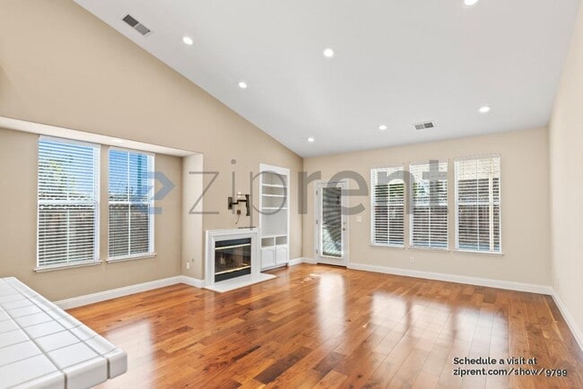 Photo - 1468 Bergerac Dr