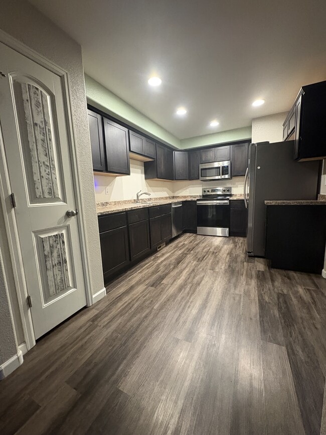 Photo - 507 Foxtail Pl