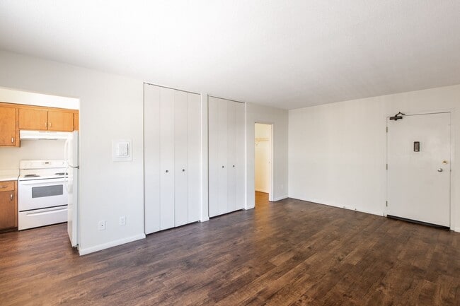 Photo - West Franklin Apartments