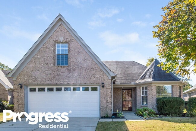 Building Photo - 9909 Southern Oak Way