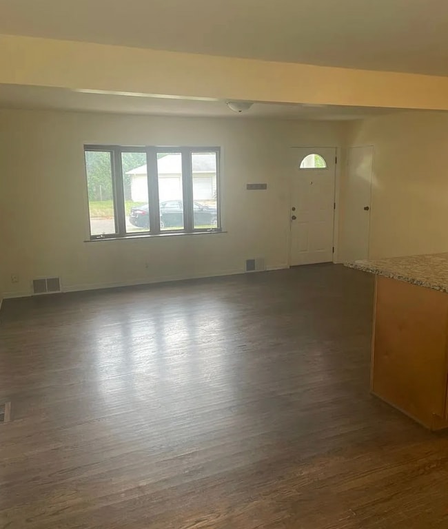 Photo - 5109 48th Ave N