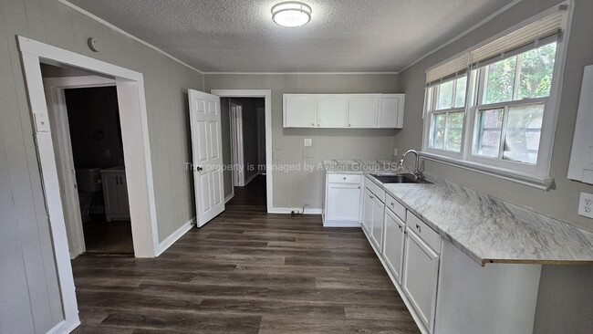Photo - 738 Westbrook Rd