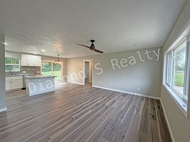 Photo - Completely Remodeled 4 Bedroom Home in Nixa!